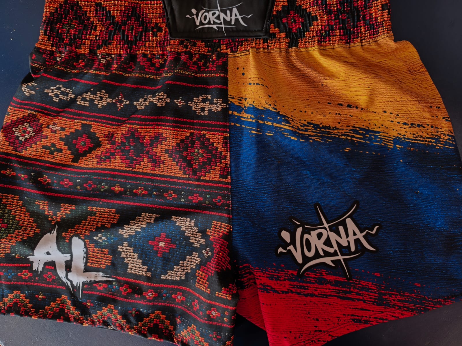 Pantaloneta — diseño andino multicolor